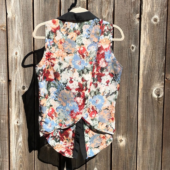 Mauve floral sleeveless top size large - Picture 8 of 16